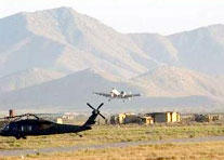 نیرو های هوایی امریکا در خدمت قاچاقچیان افغان